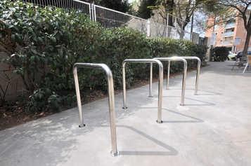 29. Crear más aparcamientos para bicis en los centros escolares